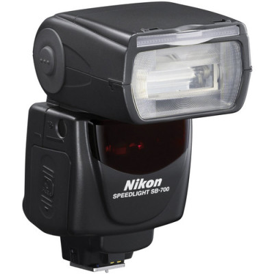 Вспышка Nikon SB-700